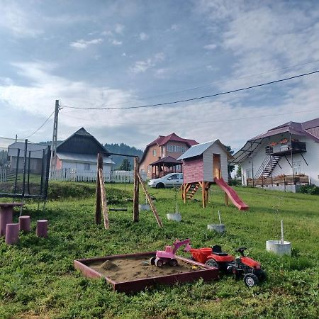 Casa Bucovina Dorna Candrenilor Ascutitele Екстериор снимка