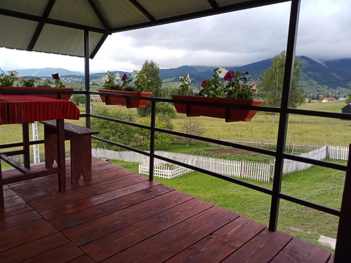 Casa Bucovina Dorna Candrenilor Ascutitele Екстериор снимка