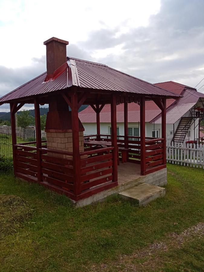 Casa Bucovina Dorna Candrenilor Ascutitele Екстериор снимка